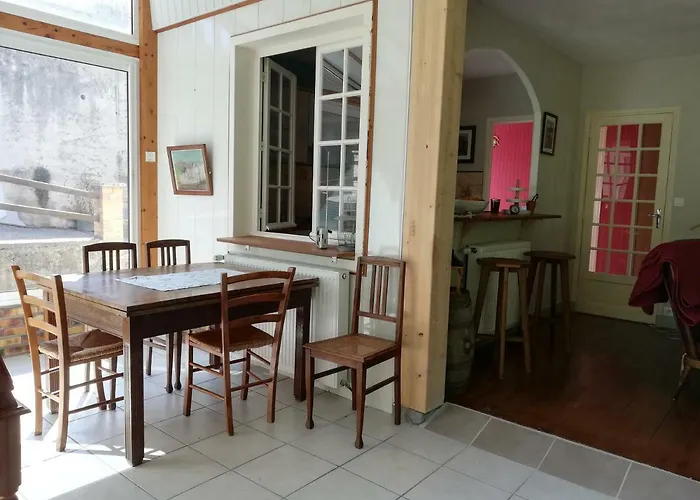 펜션 De La Corniche 쇼몽